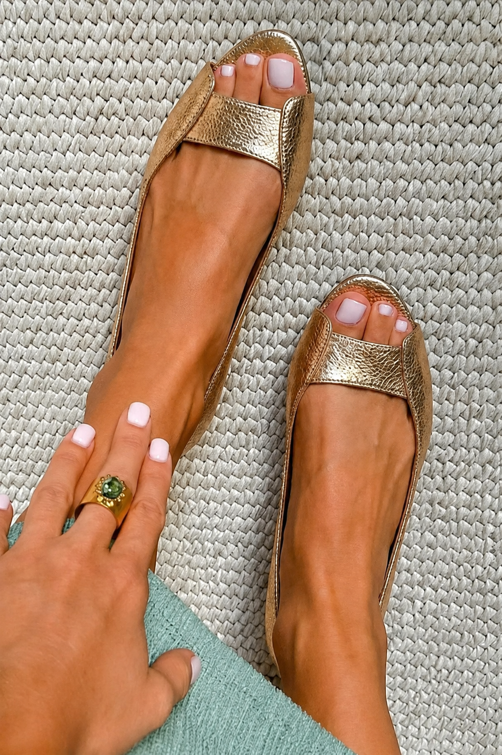 ADELINA GOLD CHIC & COMFORT SANDALS