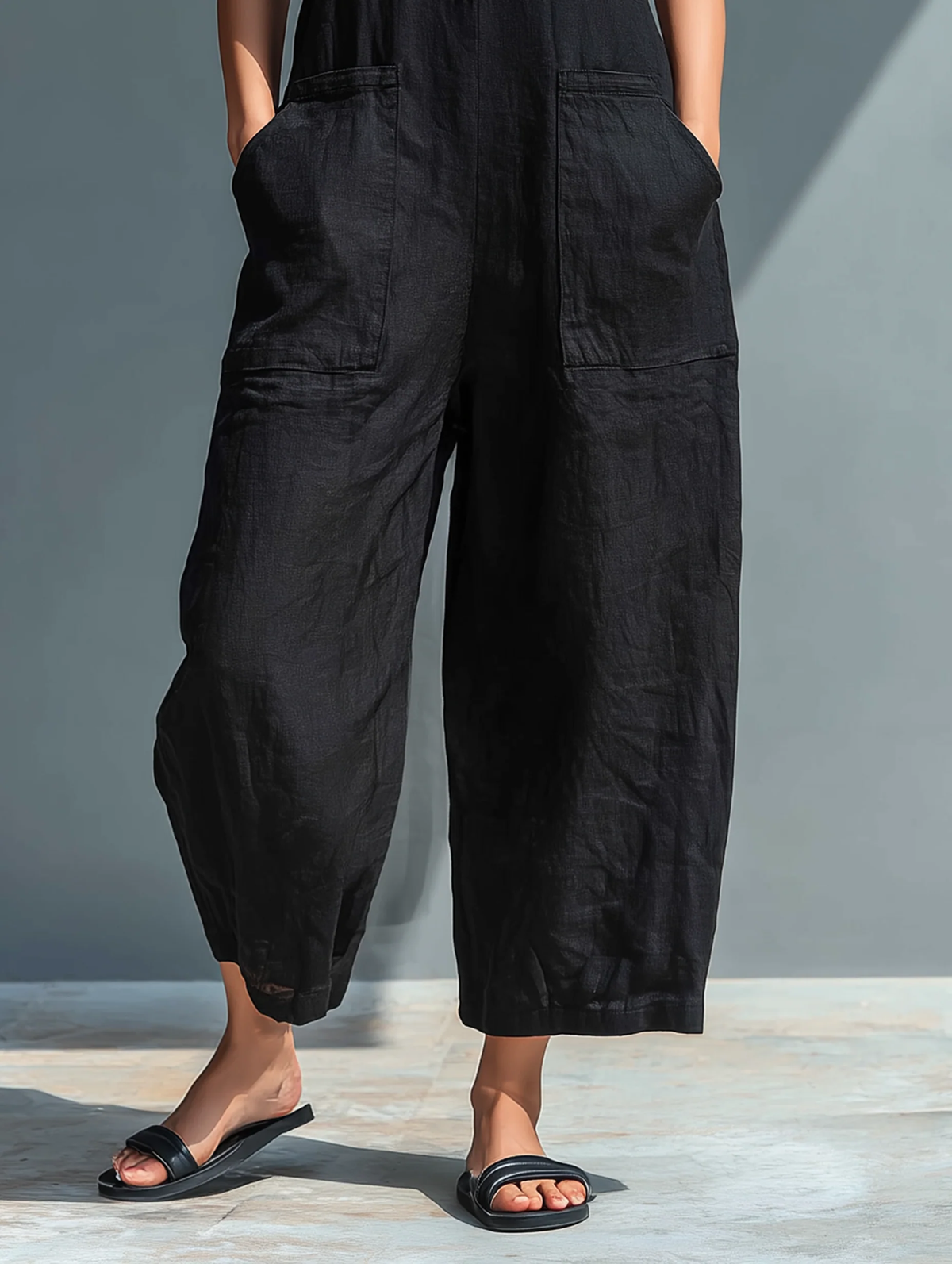 LOTTE MINIMALIST SLEEVELESS JUMPSUIT