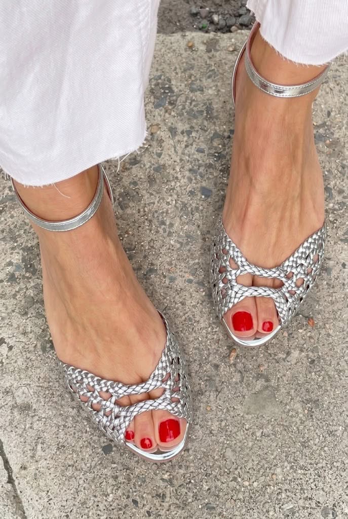 ISADORA GOLD WOVEN SANDALS