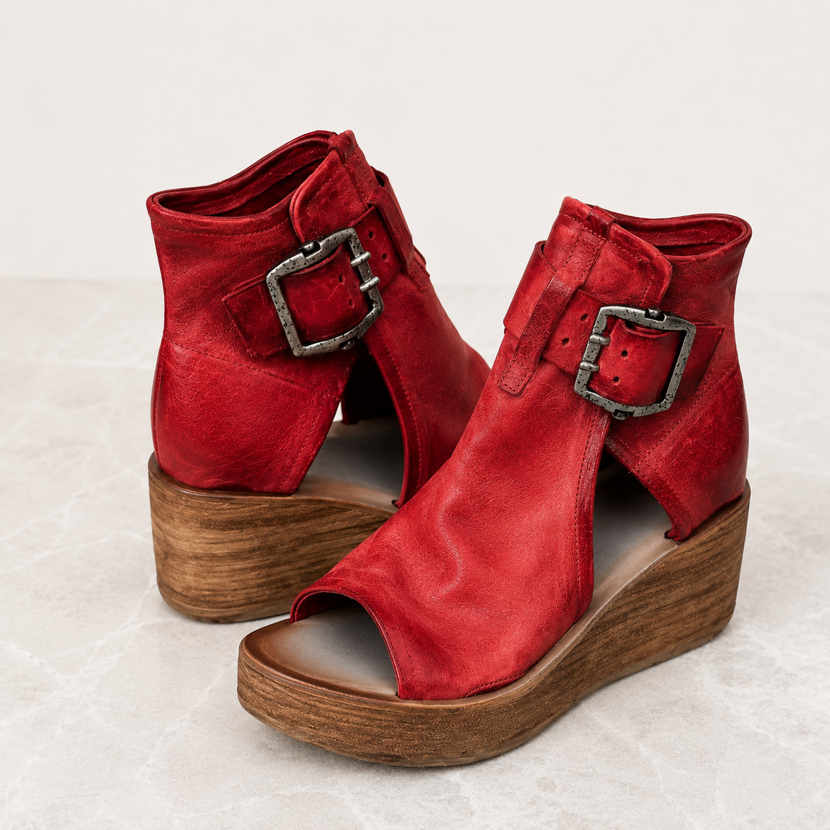 GINEVRA BUCKLE SANDALS