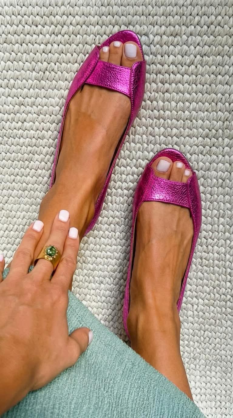 ADELINA GOLD CHIC & COMFORT SANDALS