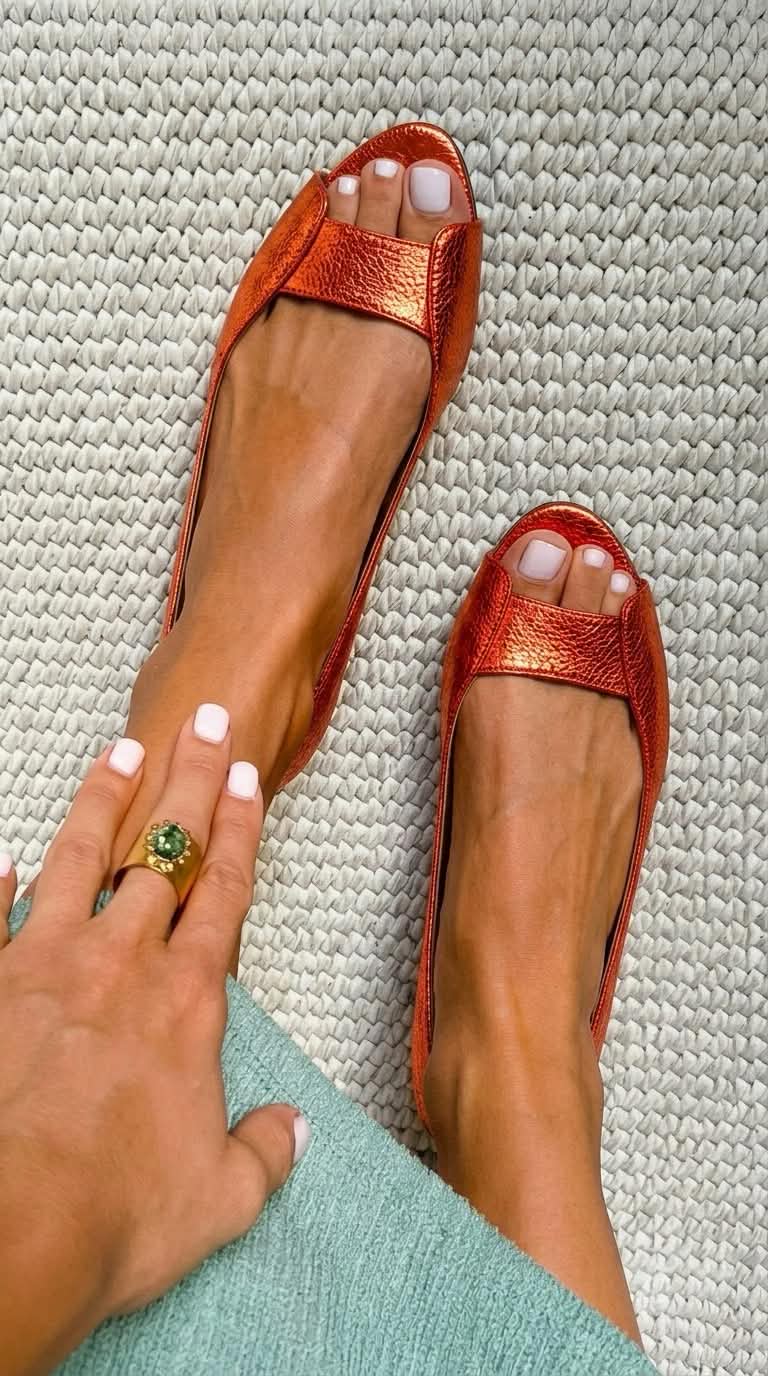 ADELINA GOLD CHIC & COMFORT SANDALS
