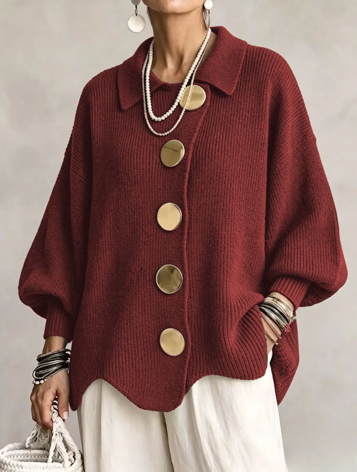 Victory | Oversized cardigan with large golden buttons