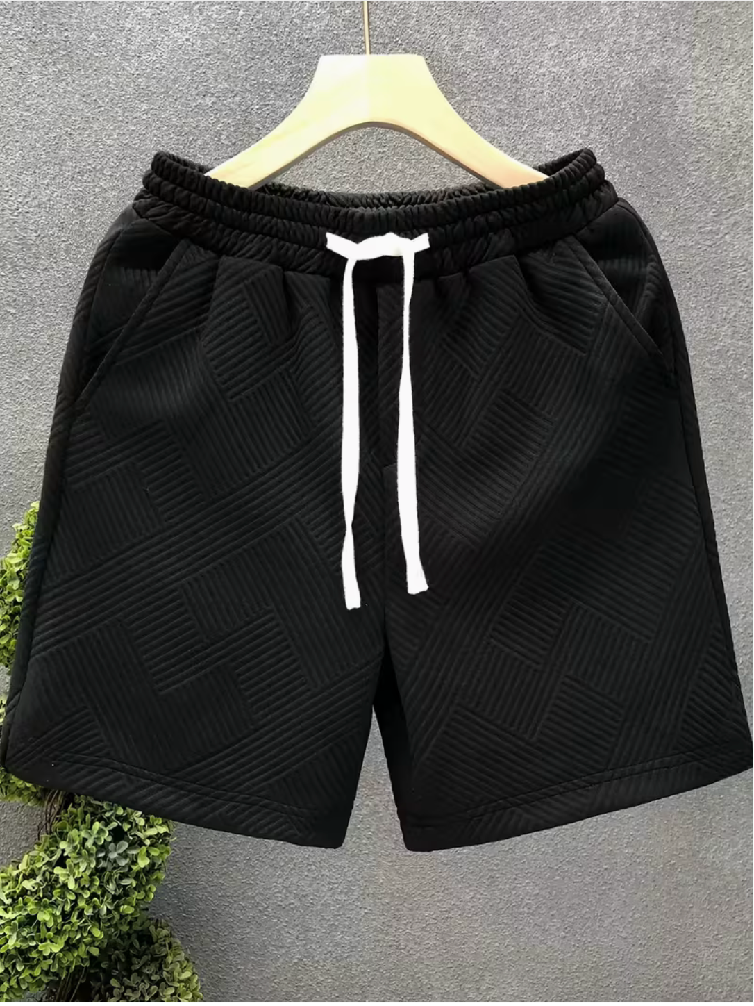 TEXTURED SPORT SHORTS