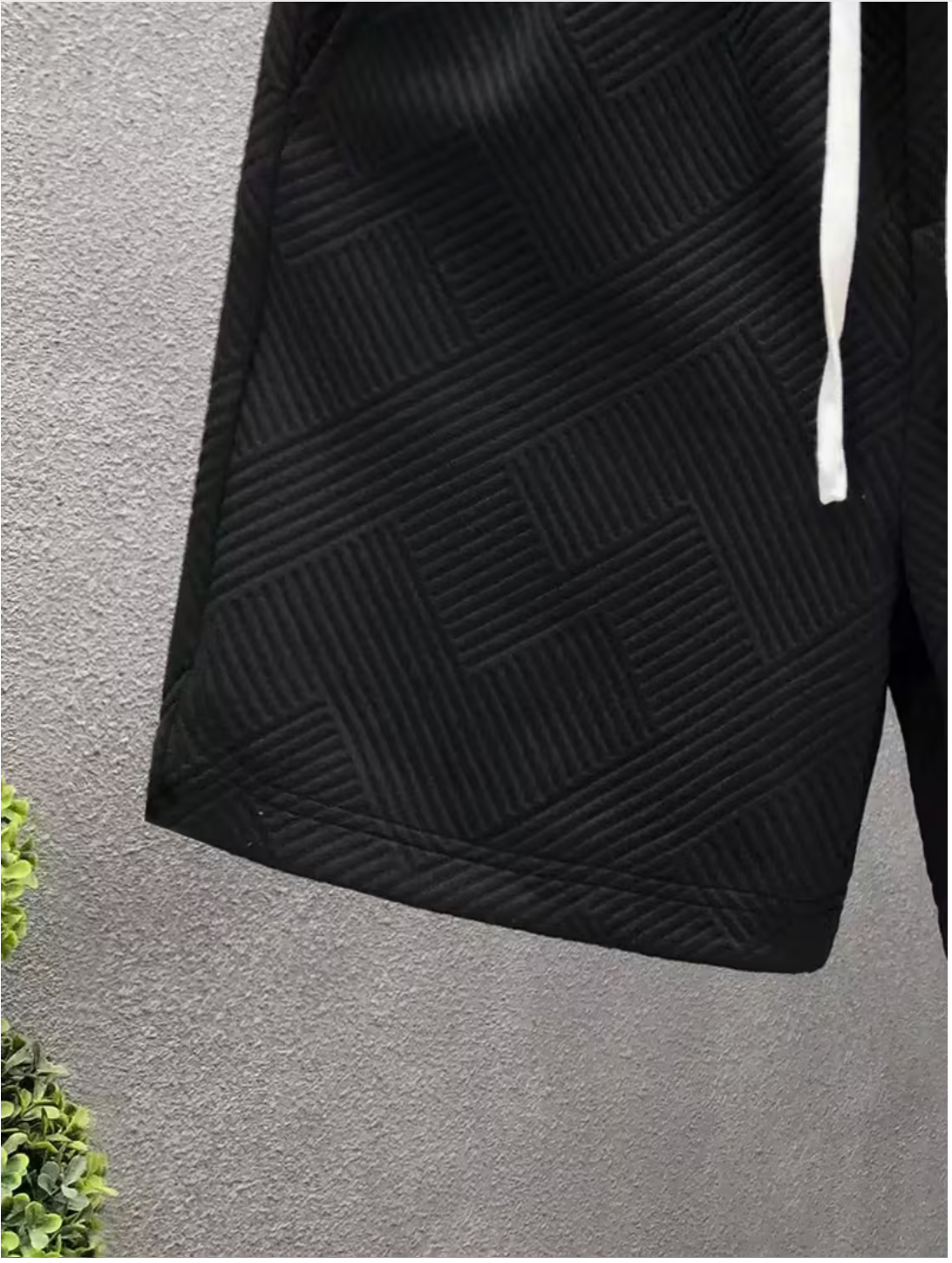 TEXTURED SPORT SHORTS